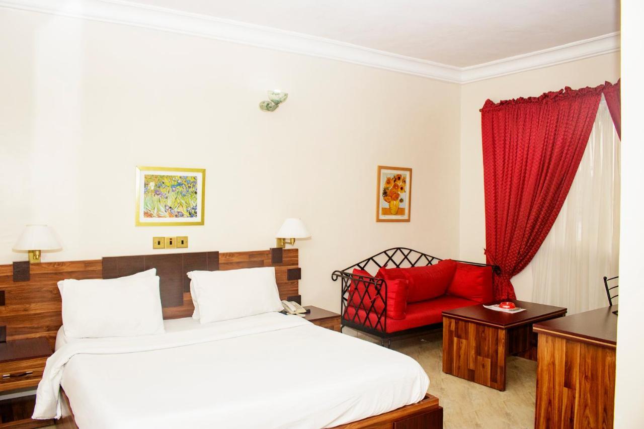 Bougainvillea Hotels Port Harcourt Bagian luar foto